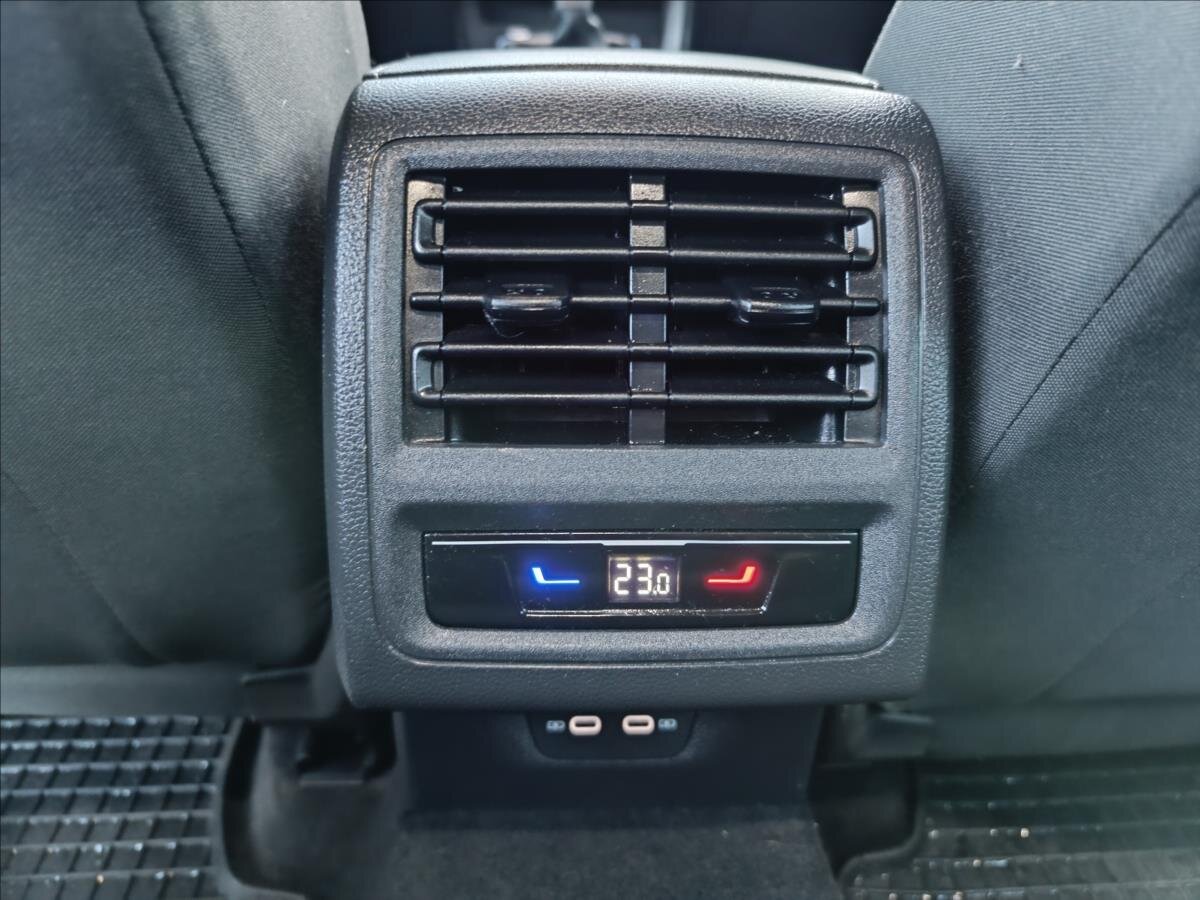 Volkswagen Golf Kombi 1,5 l 96 kw