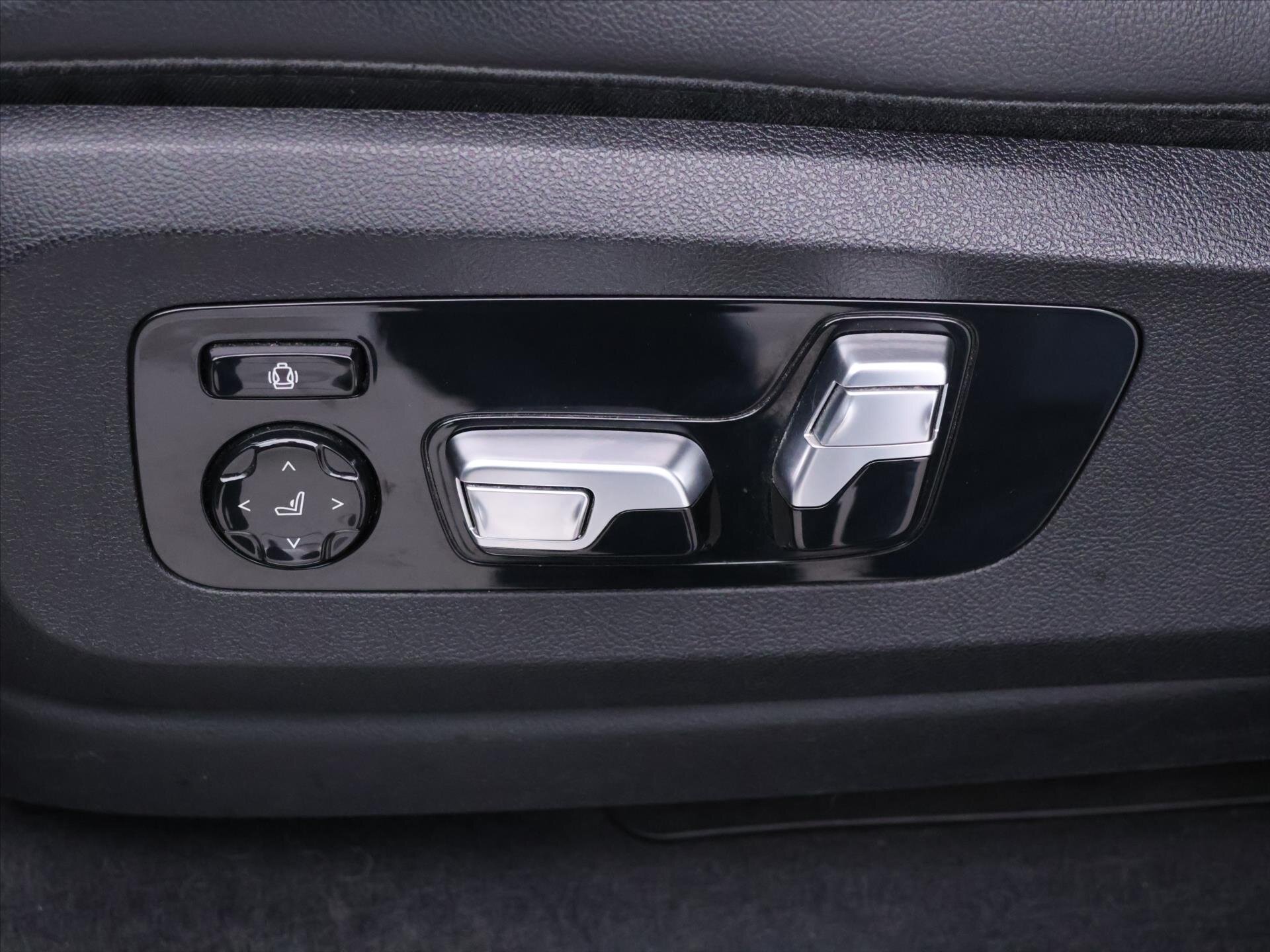 BMW X5 SUV 3,0 l 195 kw