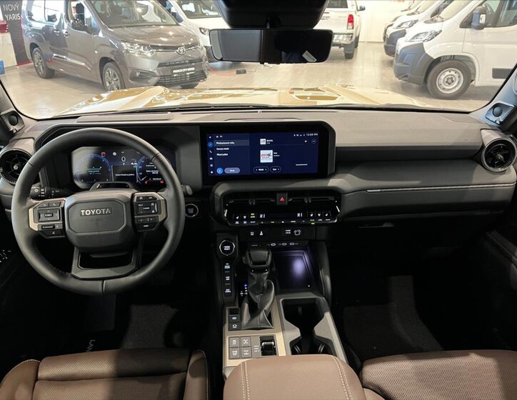 Toyota Land Cruiser 18