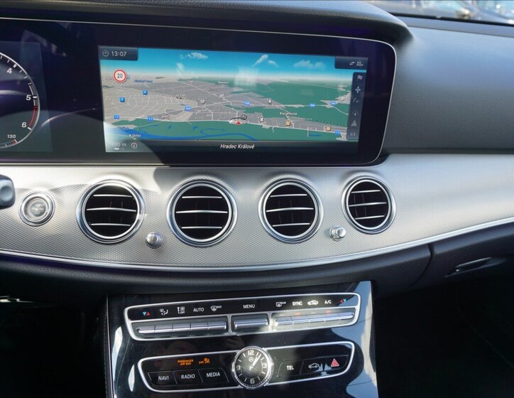 Mercedes-Benz Třídy E Kombi 2,0 l 143 kw