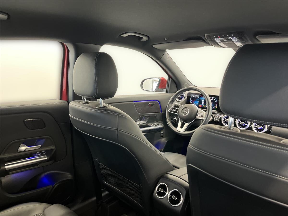 Mercedes-Benz GLA SUV 1,3 l 120 kw