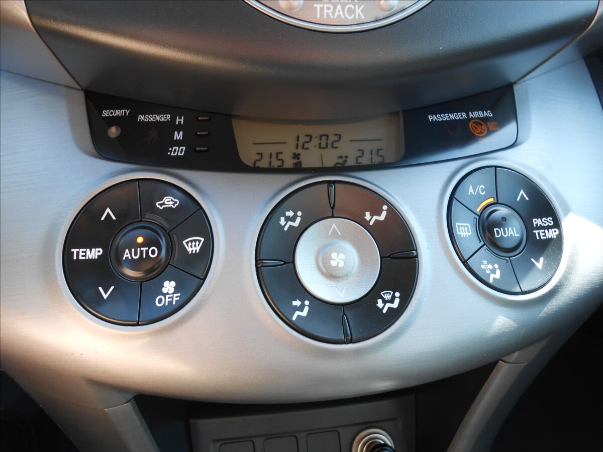 Toyota RAV4 Kombi 2,0 l 112 kw