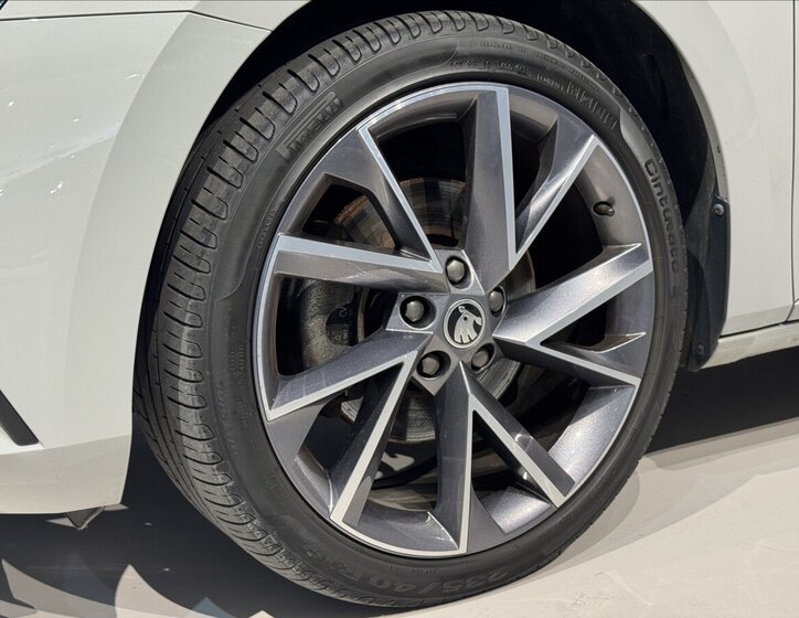 Škoda Superb Kombi 1,4 l 160 kw