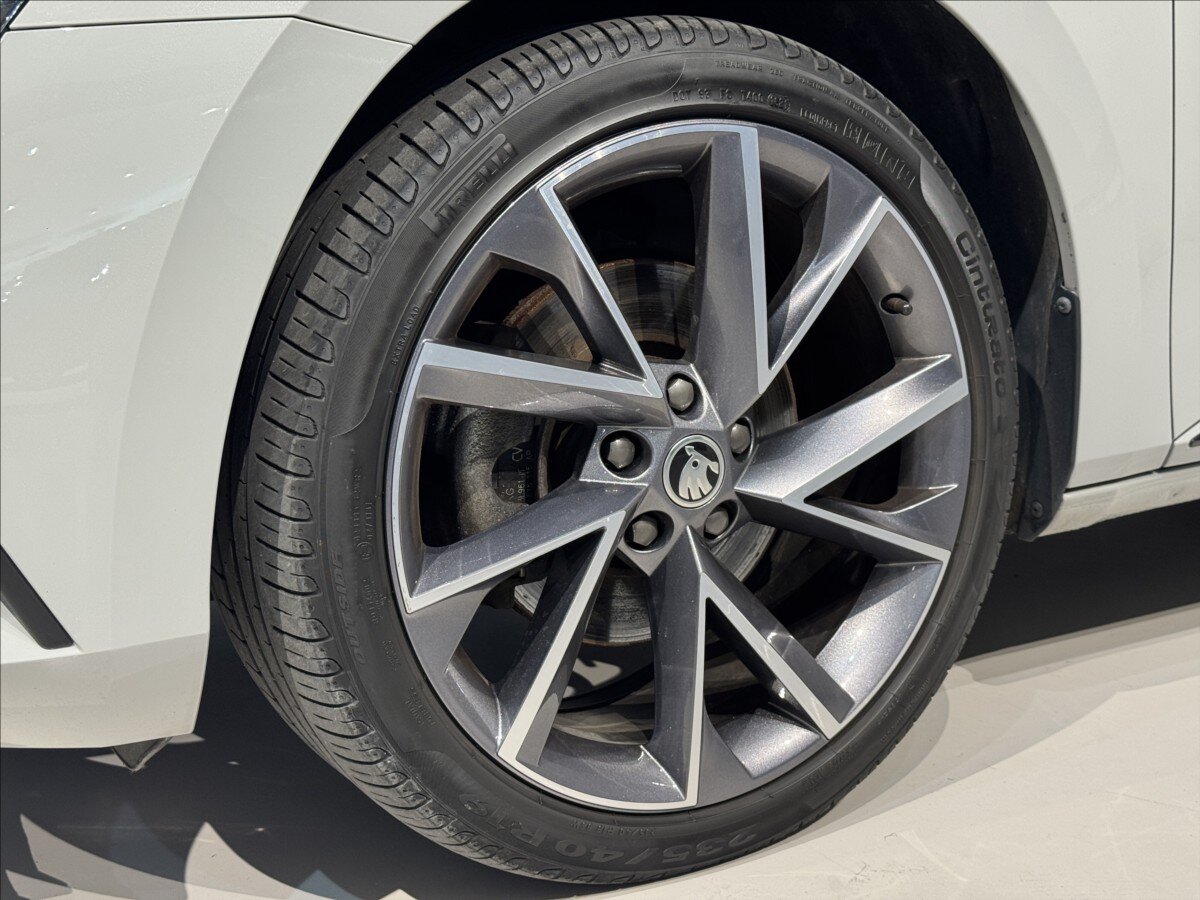 Škoda Superb Kombi 1,4 l 160 kw