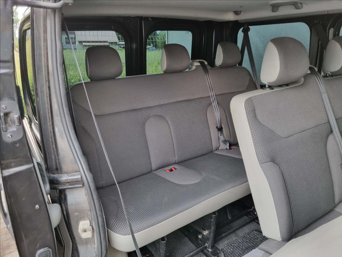 Opel Vivaro VAN / Minibus 2,5 l 107 kw