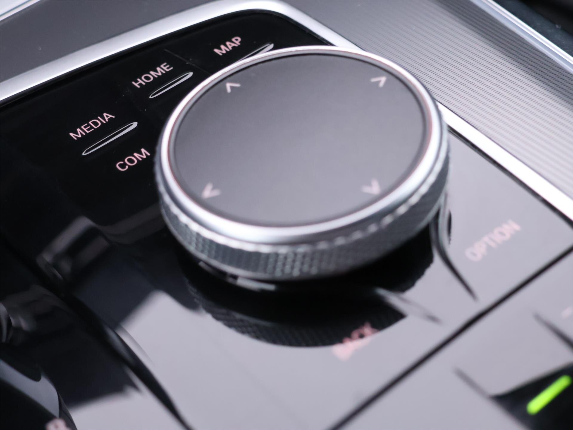 BMW X5 SUV / Terénní 3,0 l 195 kw