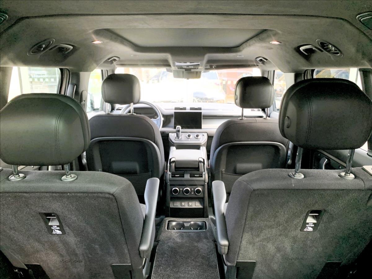 Land Rover Defender SUV 3,0 l 221 kw