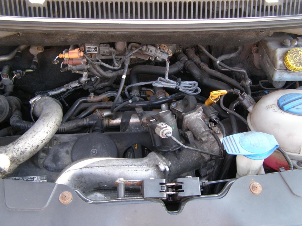 Volkswagen Caravelle MPV 2,5 l 128 kw