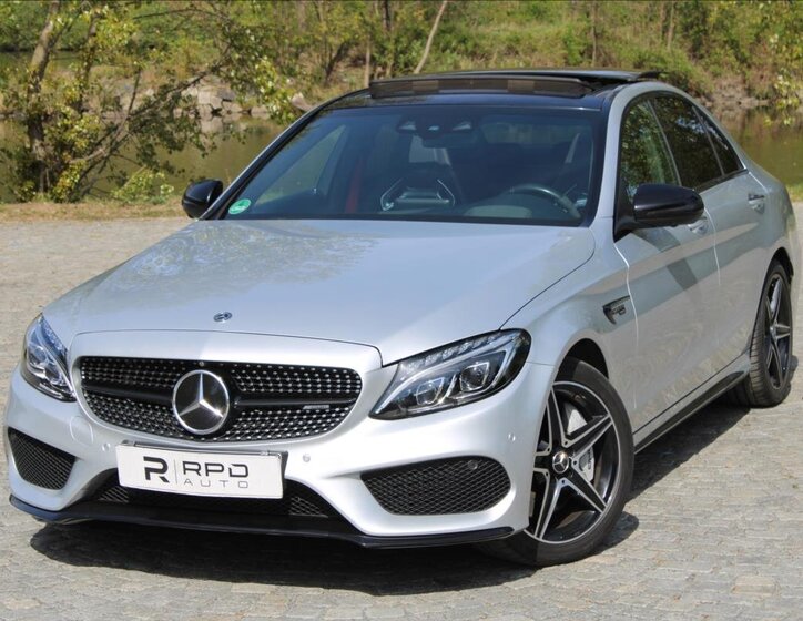 Mercedes-Benz Třídy C Sedan / Limuzína 3,0 l 270 kw
