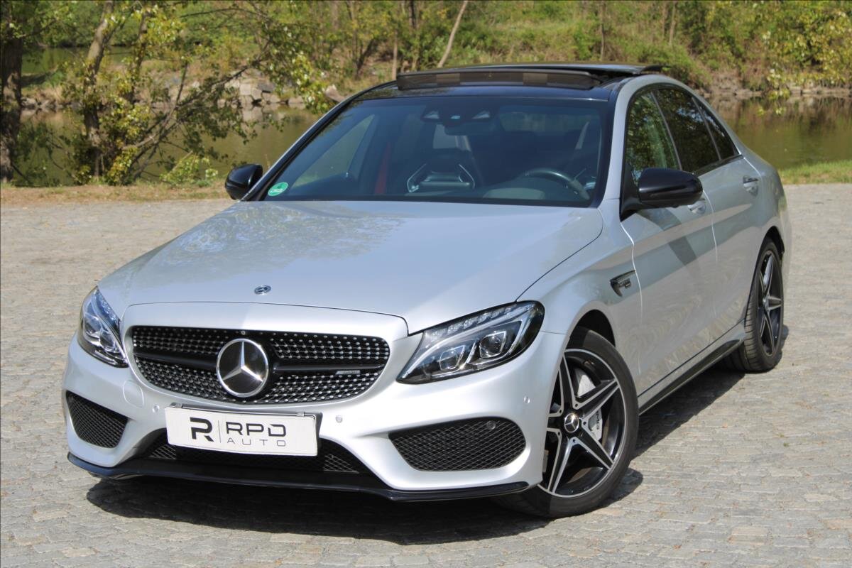Mercedes-Benz Třídy C Sedan / Limuzína 3,0 l 270 kw