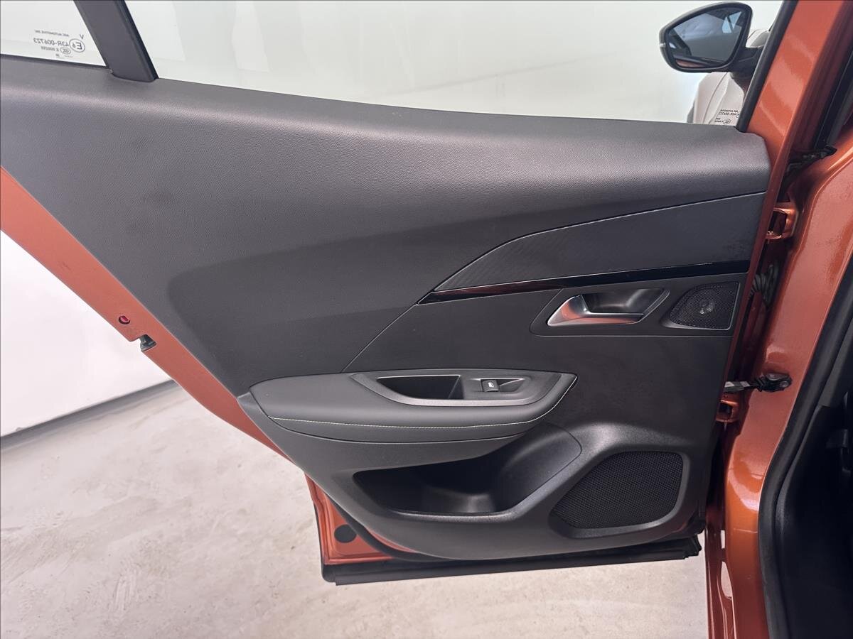 Peugeot 2008 SUV 1,2 l 114 kw