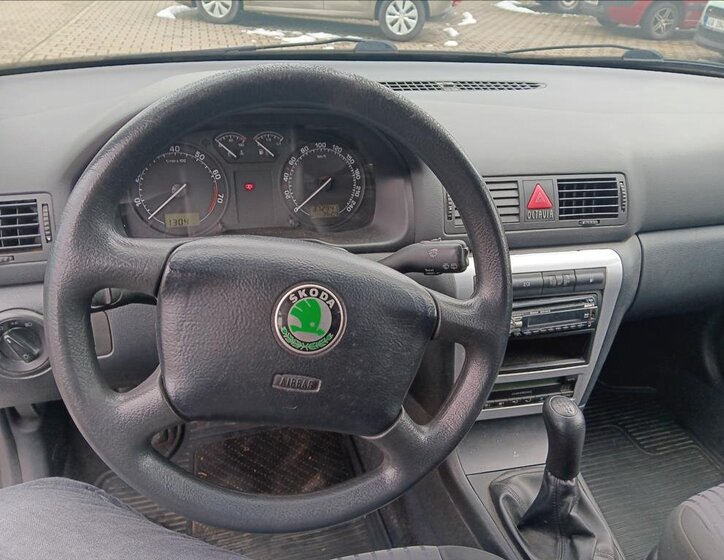 Škoda Octavia Liftback 1,8 l 110 kw