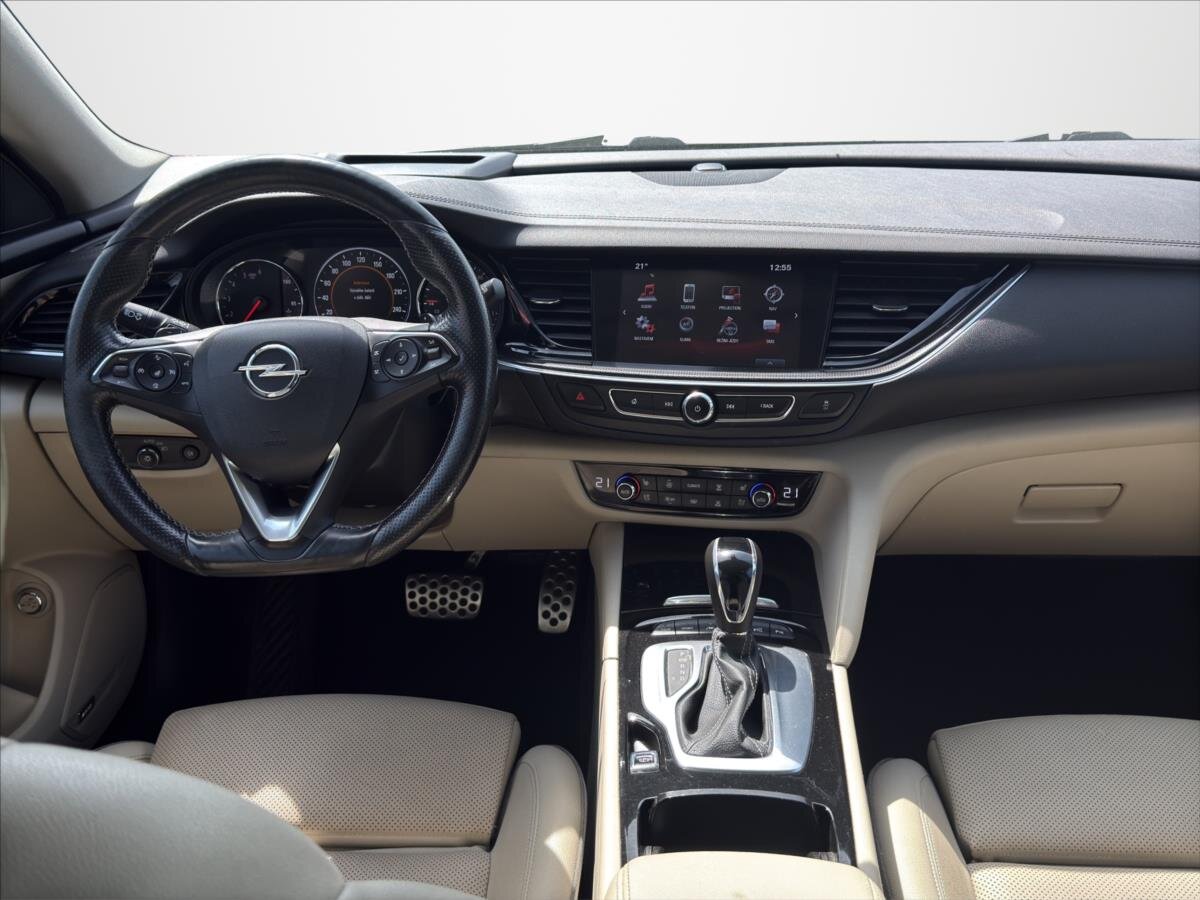 Opel Insignia Kombi 2,0 l 154 kw