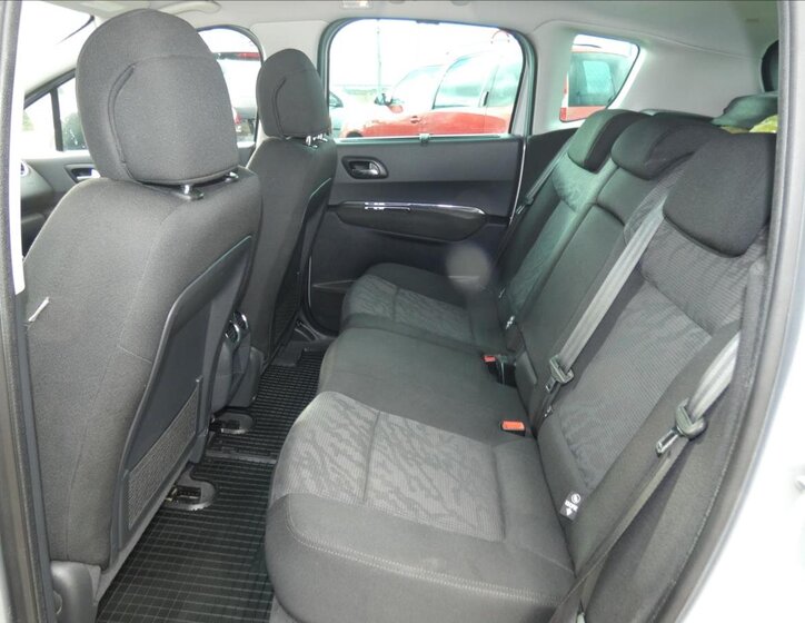 Peugeot 3008 MPV 1,6 l 88 kw