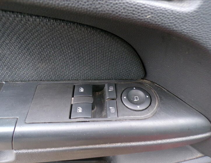 Opel Astra Hatchback 1,6 l 77 kw