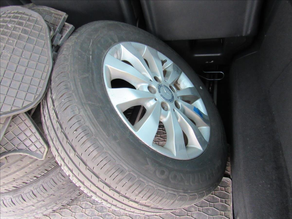 Mercedes-Benz Vito Kombi 2,1 l 100 kw