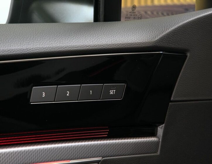 Volkswagen Touareg SUV / Terénní 3,0 l 210 kw