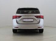 Toyota Avensis Kombi 2,0 l 105 kw