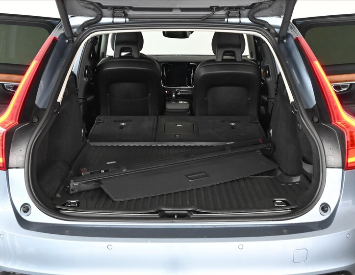 Volvo V90 7