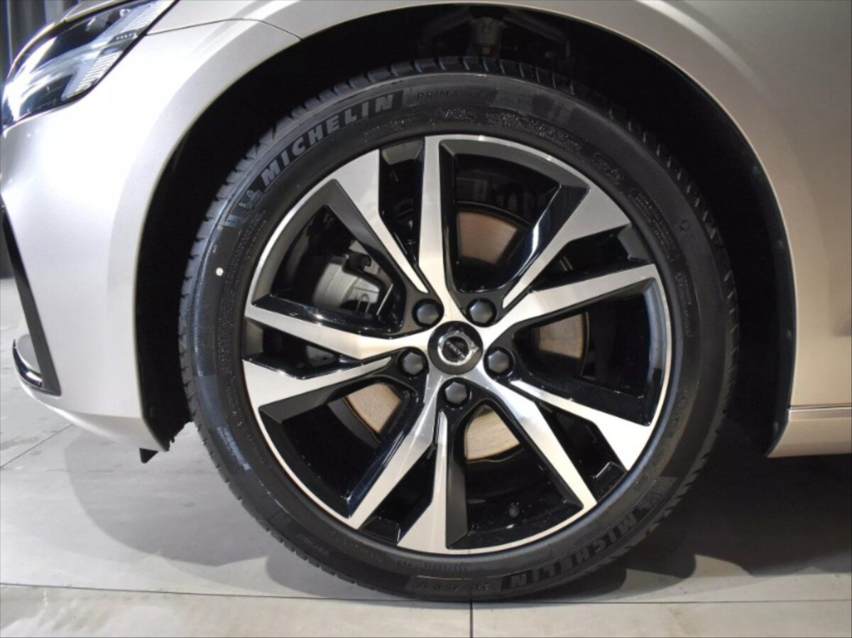 Volvo V60 Kombi 2,0 l 145 kw