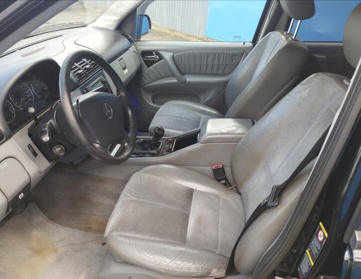 Mercedes-Benz Třídy M SUV / Terénní 2,7 l 120 kw