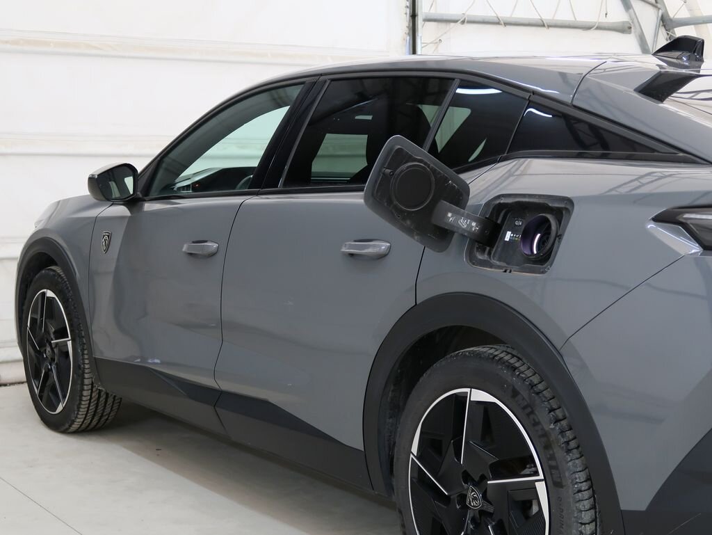 Peugeot 408 Liftback 1,6 l 133 kw