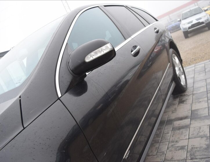 Mercedes-Benz Třídy R Kombi 3,0 l 140 kw