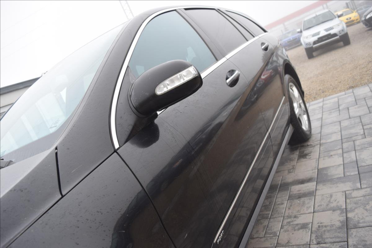 Mercedes-Benz Třídy R Kombi 3,0 l 140 kw