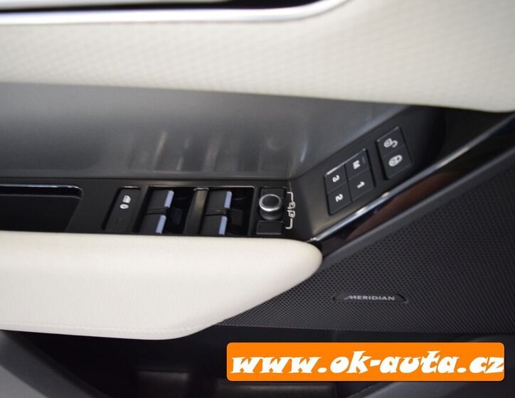 Land Rover Range Rover Velar SUV 2,0 l 0