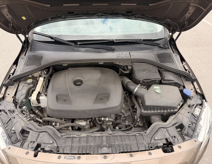 Volvo V60 Kombi 2,0 l 180 kw