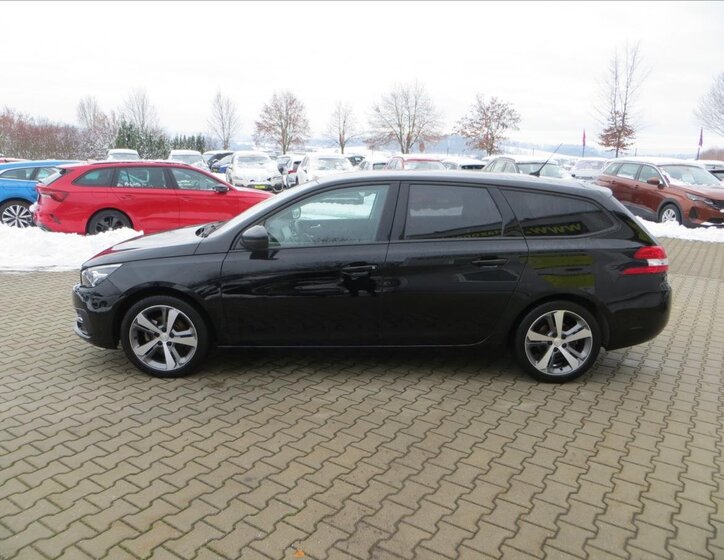 Peugeot 308 4