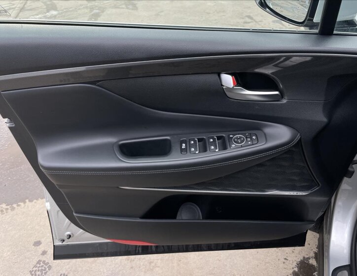 Hyundai Santa Fe SUV / Terénní 2,2 l 148 kw