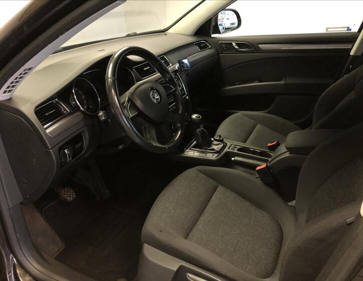 Škoda Superb Hatchback 2,0 l 103 kw