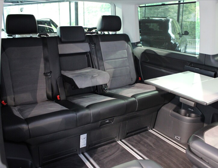 Volkswagen Multivan 16