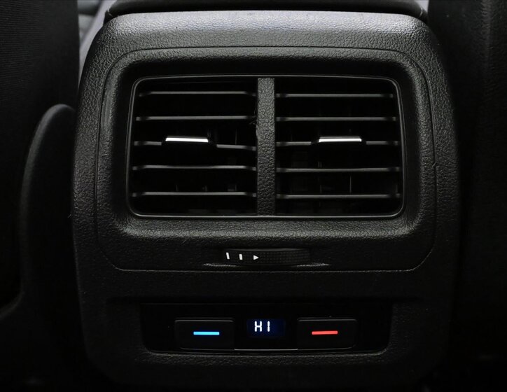 Volkswagen Touran 23