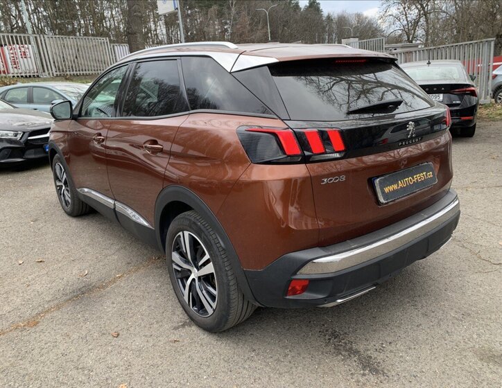 Peugeot 3008 SUV / Terénní 1,2 l 96 kw