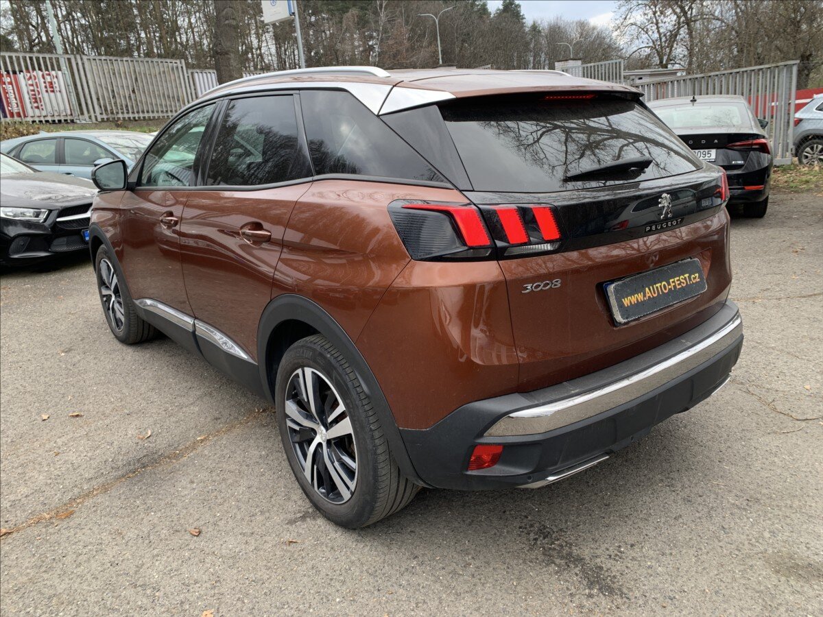 Peugeot 3008 SUV / Terénní 1,2 l 96 kw