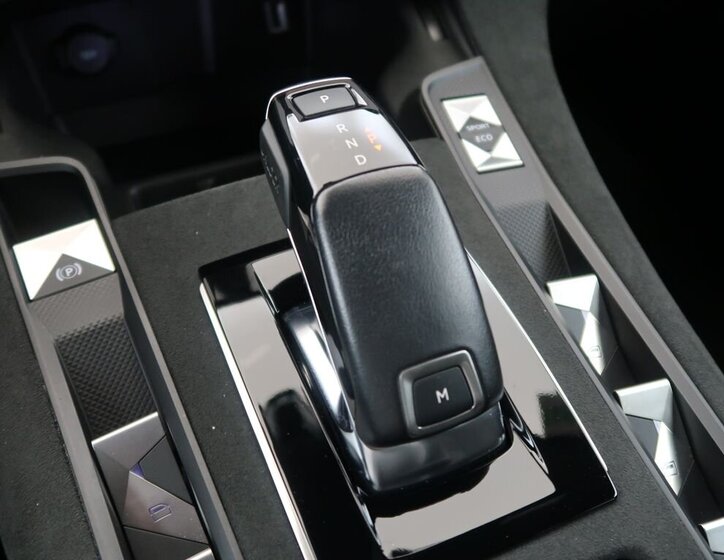 DS Automobiles DS7 Crossback SUV / Terénní 1,6 l 133 kw