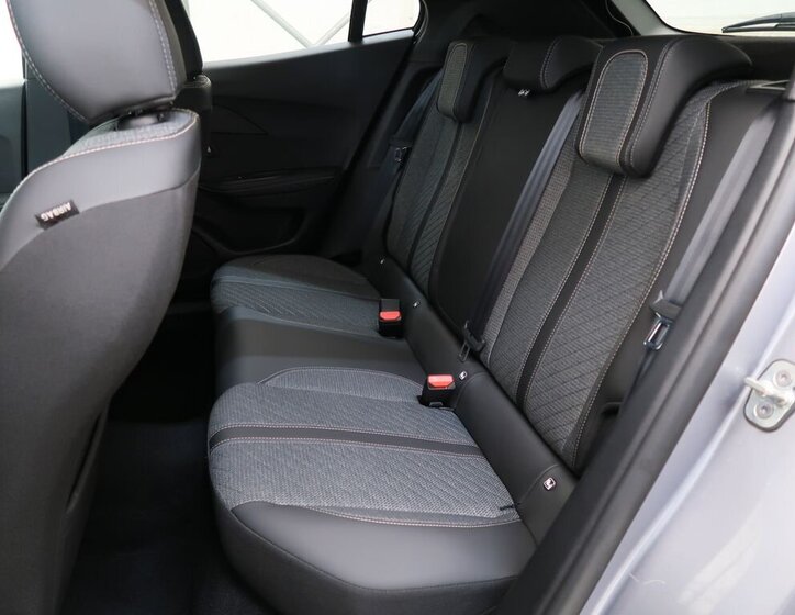 Peugeot 2008 SUV / Terénní 1,2 l 74 kw