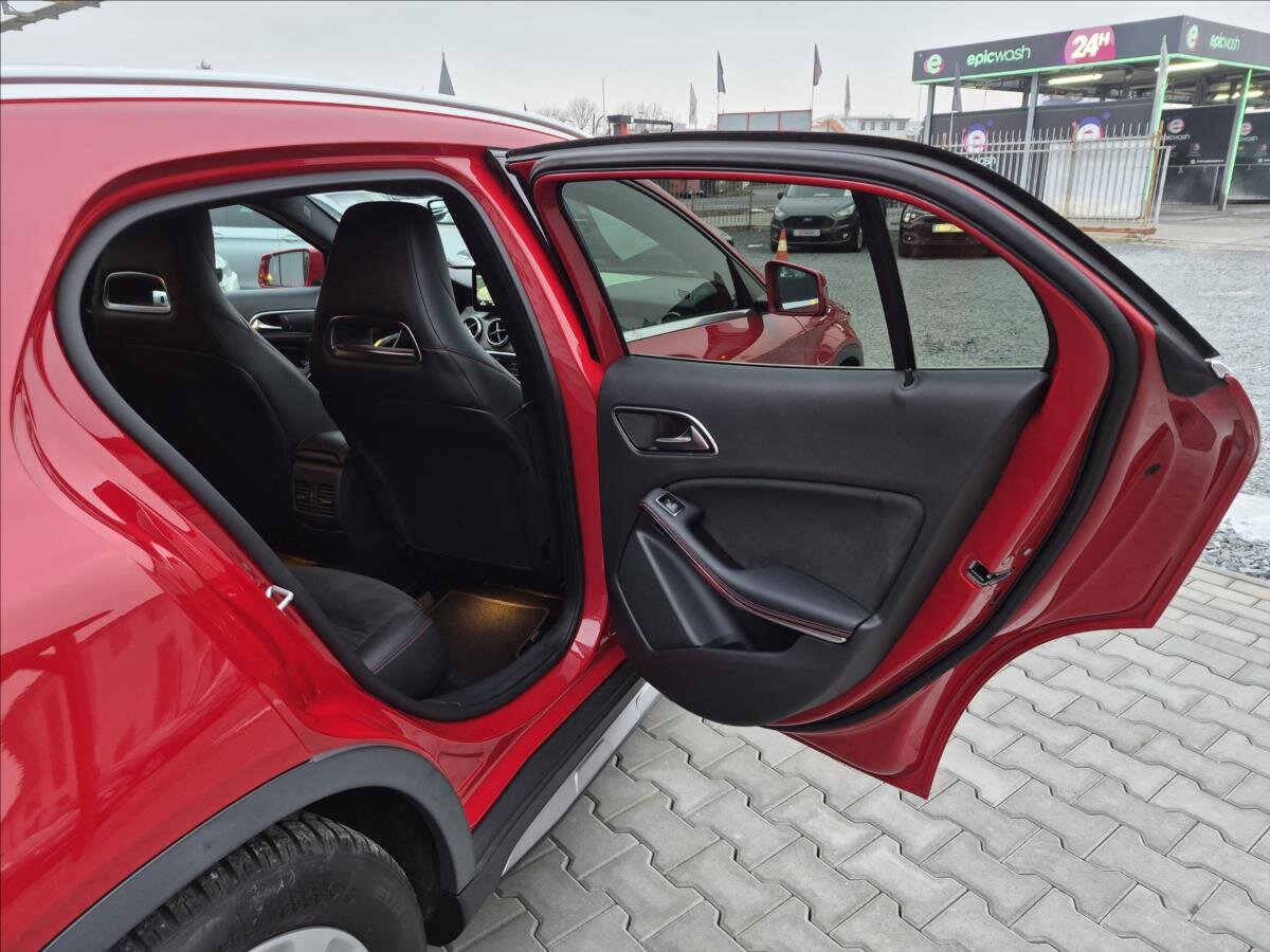 Mercedes-Benz GLA SUV 1,6 l 115 kw