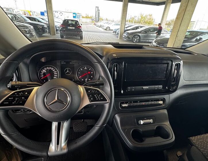 Mercedes-Benz Vito 10