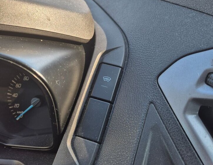 Ford Transit Custom Skříň 2,0 l 77 kw