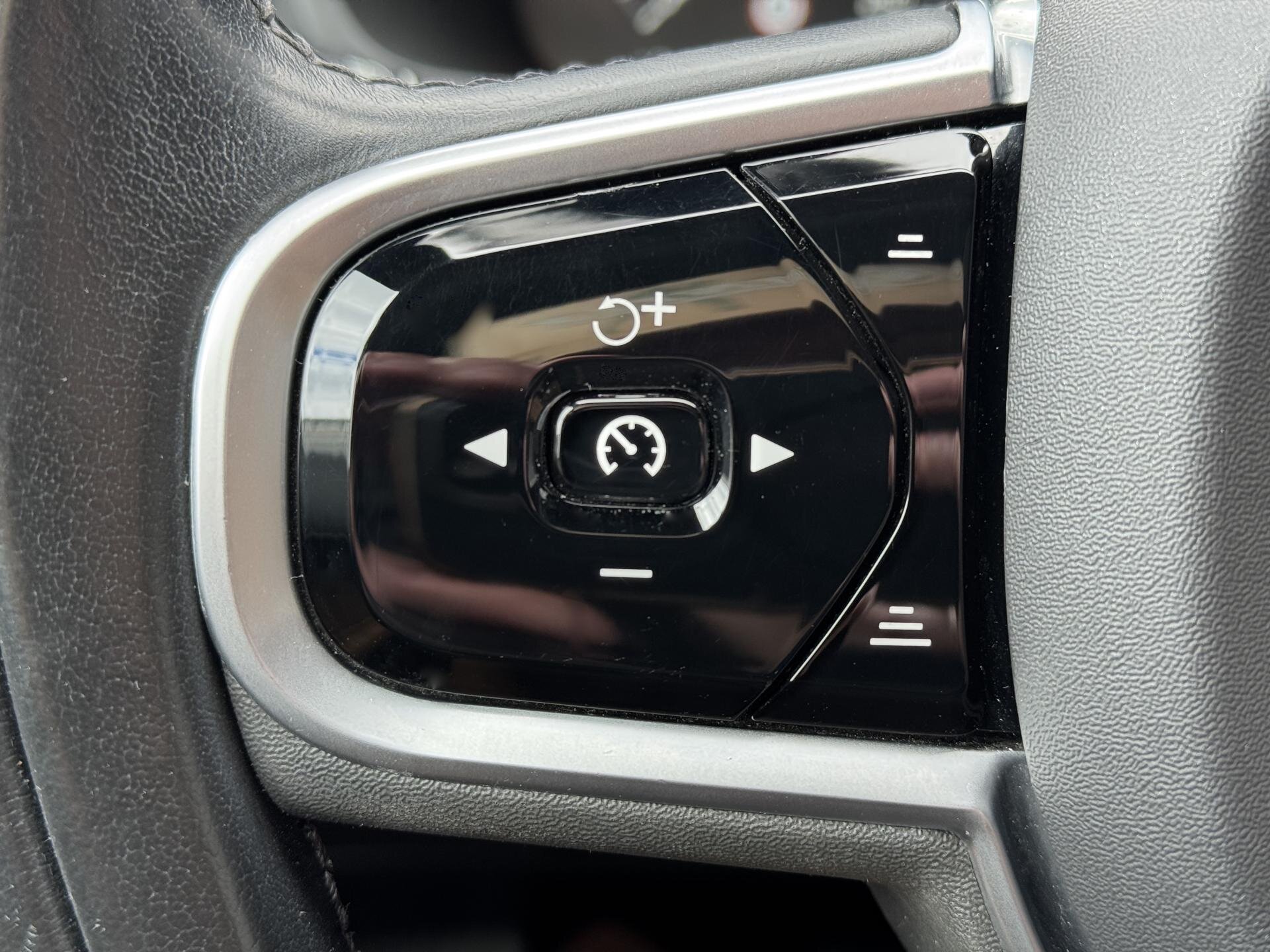 Volvo XC90 SUV / Terénní 2,0 l 173 kw