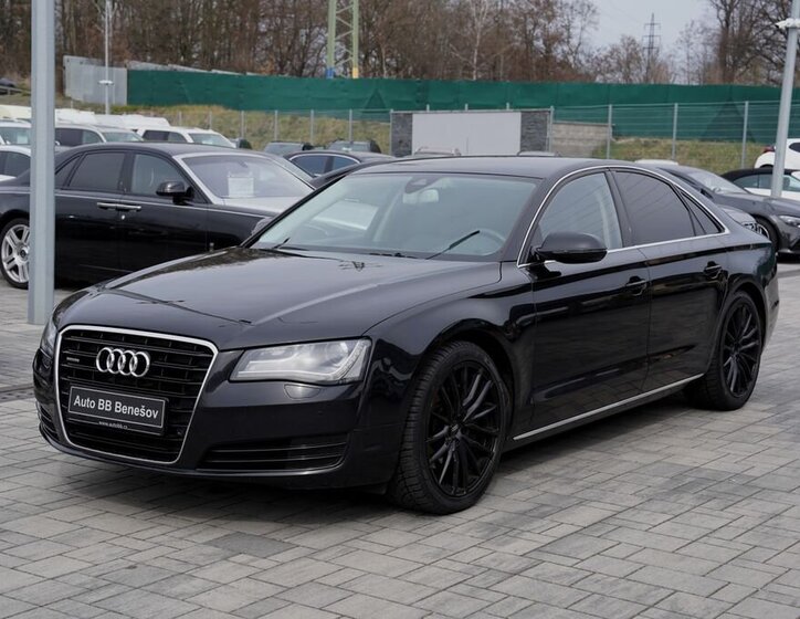 Audi A8 Sedan / Limuzína 3,0 l 213 kw