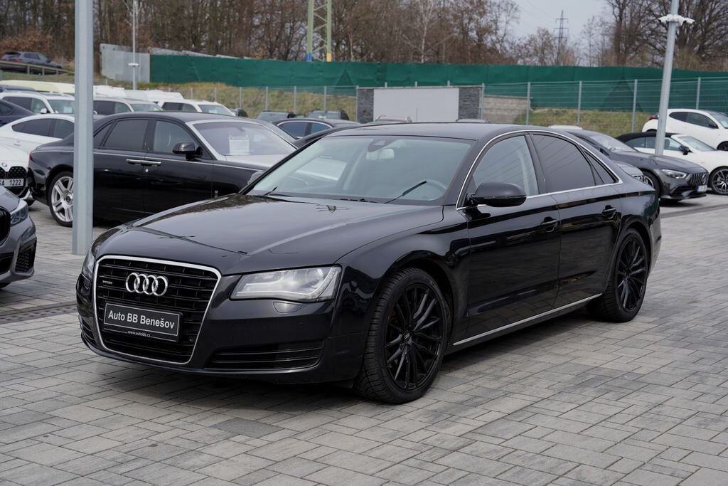 Audi A8 Sedan / Limuzína 3,0 l 213 kw