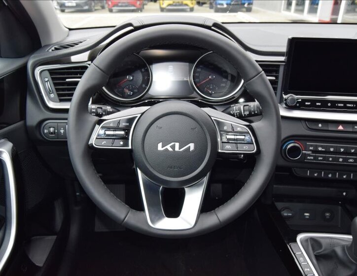 KIA XCeed 6