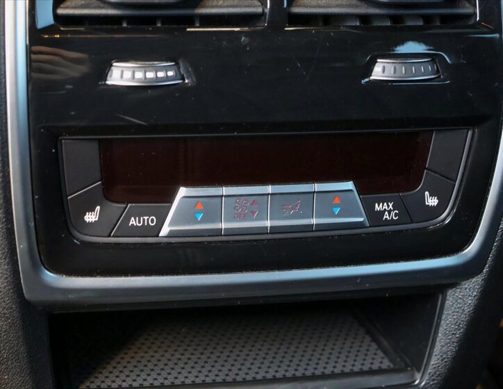 BMW X5 SUV / Terénní 3,0 l 250 kw