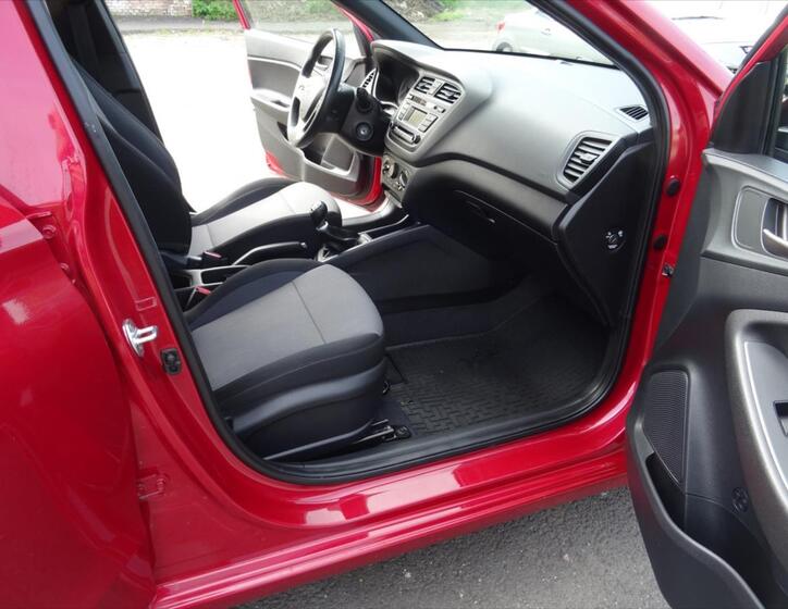 Hyundai i20 11