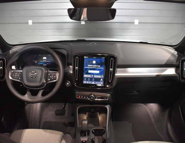 Volvo XC40 SUV / Terénní 2,0 l 120 kw