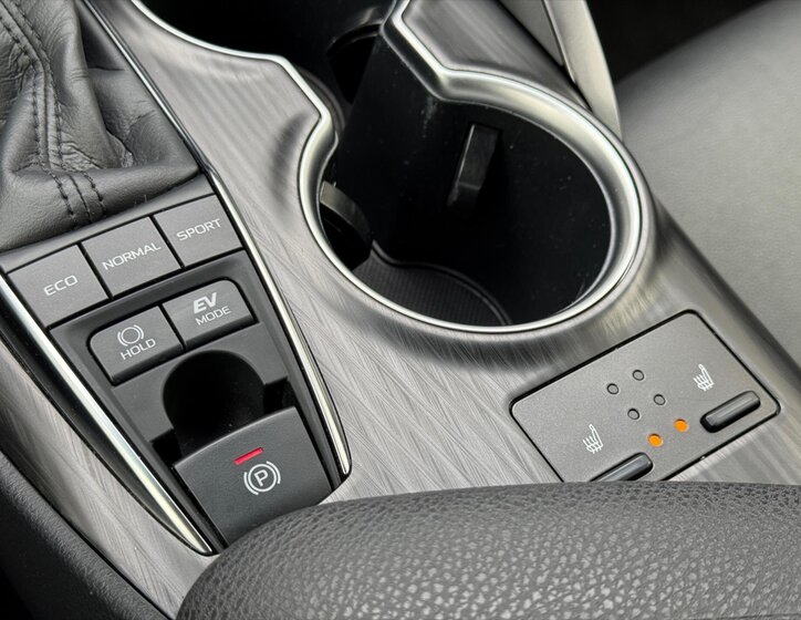 Toyota Camry Sedan 2,5 l 131 kw